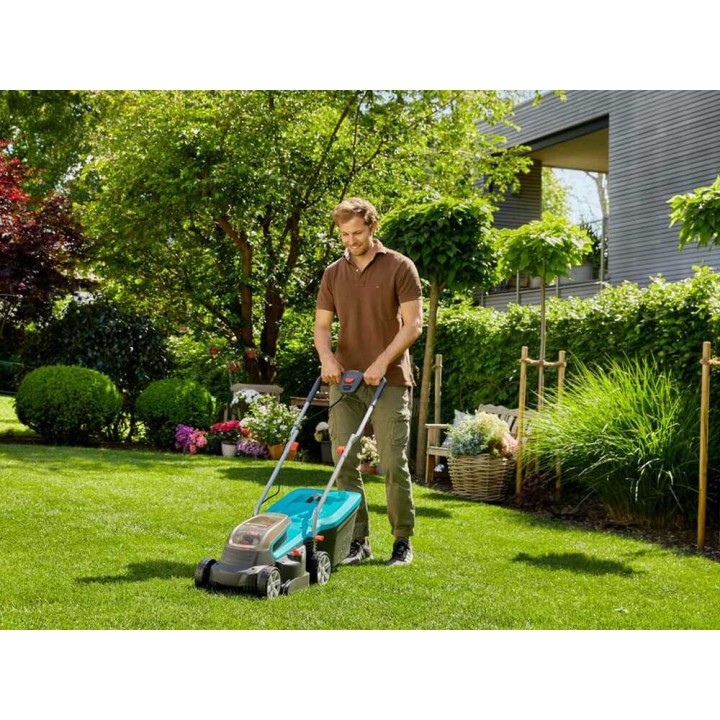 Gardena PowerMax 32/36V P4A akkuruohonleikkuri, 32 cm, 2 × 18 V, 2,5 Ah