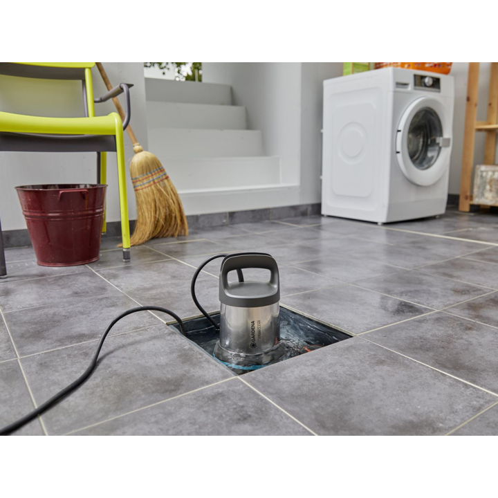 Gardena 17000 Aquasensor uppopumppu kirkkaalle vedelle, 750 W, 17 000 l/h