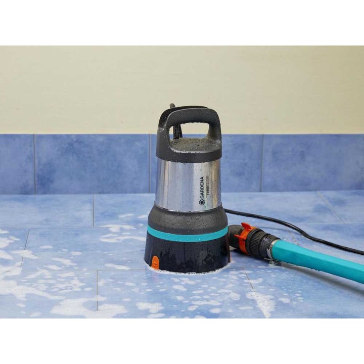 Gardena 17000 Aquasensor uppopumppu kirkkaalle vedelle, 750 W, 17 000 l/h