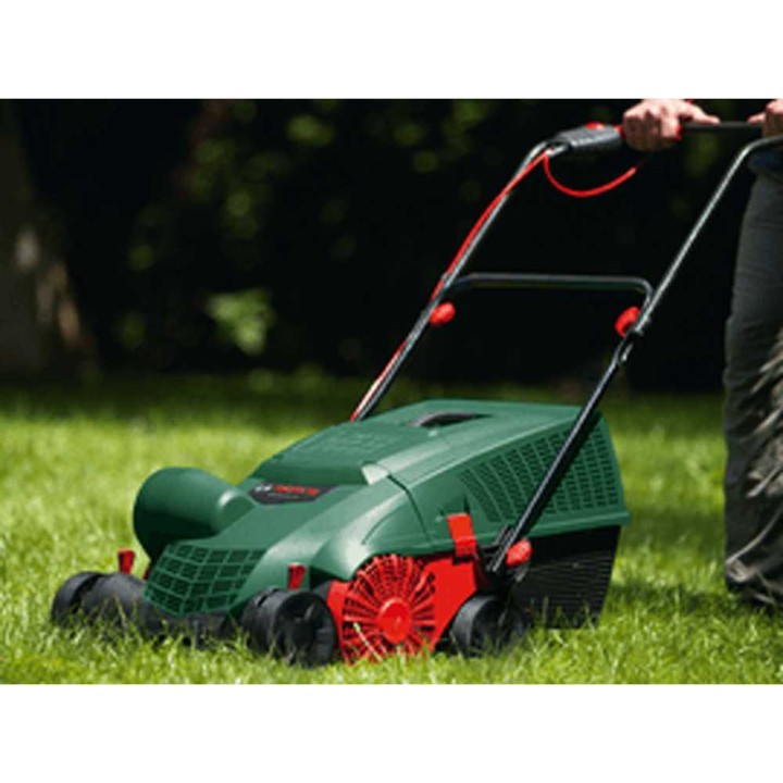 BOSCH Universal Raker 900 sähköinen nurmi-ilmaaja, 900 W, 32 cm
