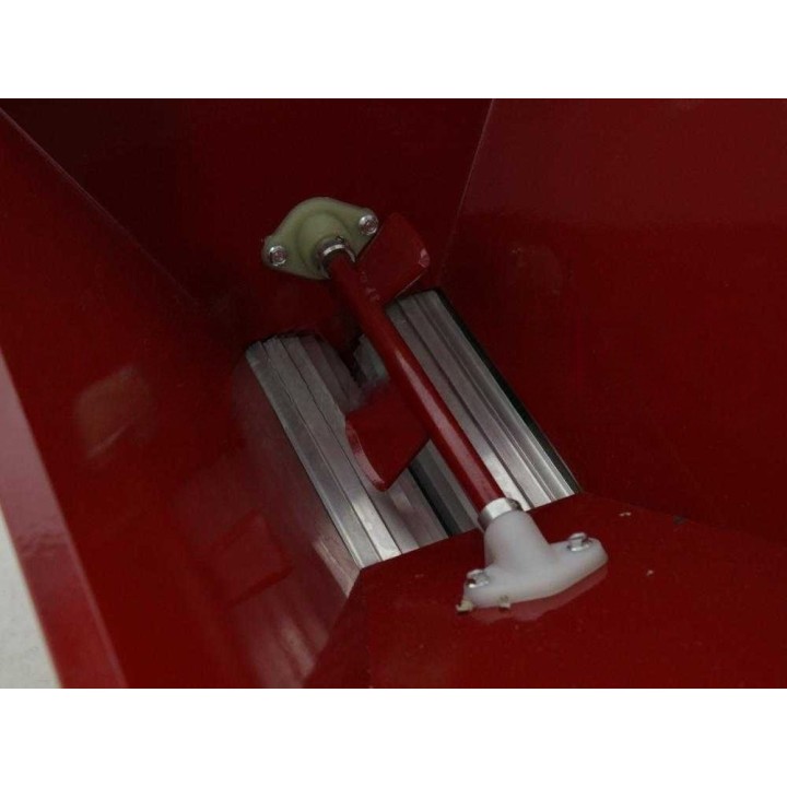 Baesso Mano Scivolo manuaalinen rypäleiden murskain ja riivijä, 1 000 kg/h