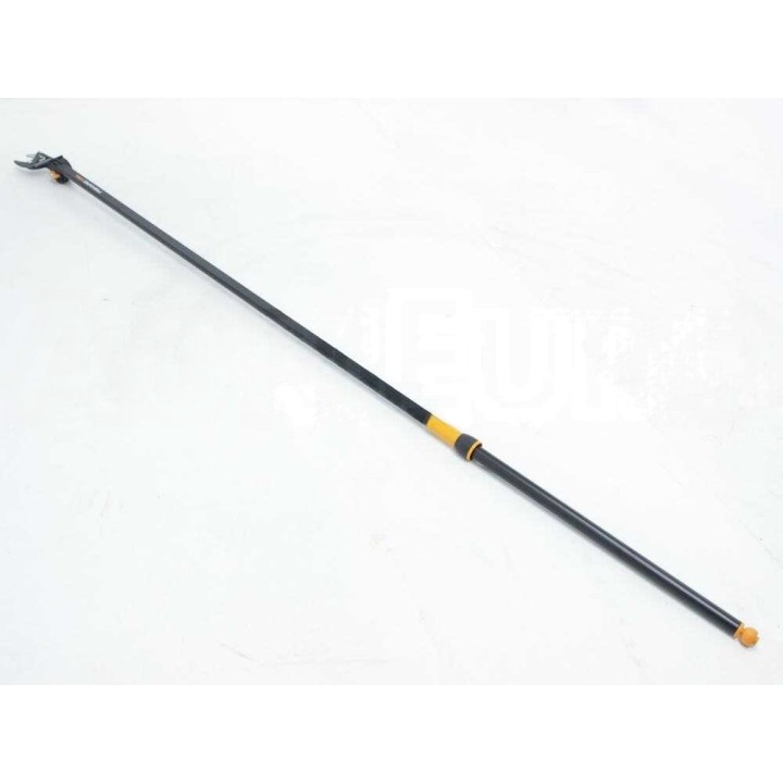 Fiskars UP84 oksaleikkuri, kiinteä varsi 233 cm, leikkuuhalkaisija 32 mm