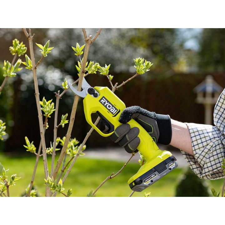 Ryobi RY18SCA-0 18 V oksasakset, 25 mm, 4 Ah akku ja laturi