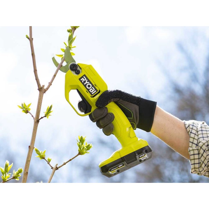 Ryobi RY18SCA-0 18 V oksasakset, 25 mm, 4 Ah akku ja laturi