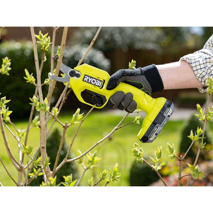 Ryobi RY18SCA-0 18 V oksasakset, 25 mm, 4 Ah akku ja laturi