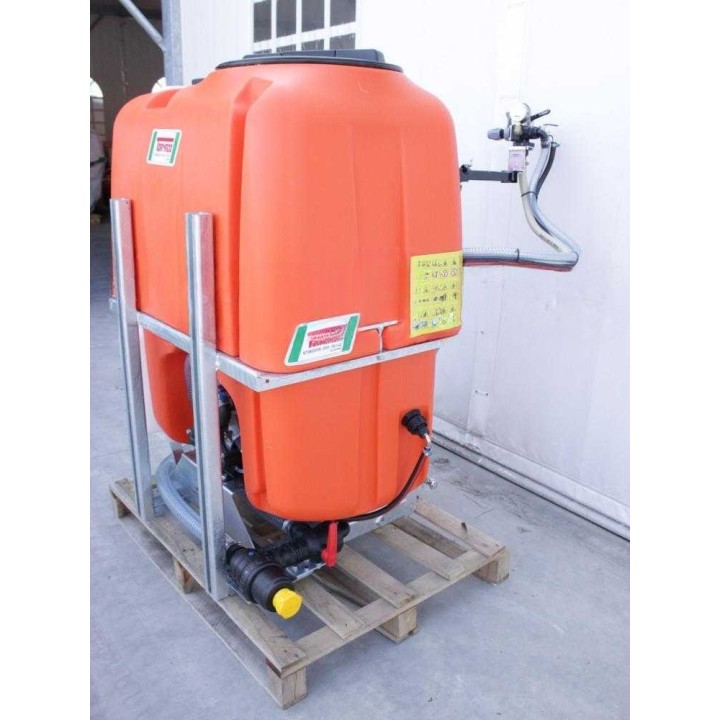 Tornado EMILIA 400/75 traktorikäyttöinen ruiskutuslaite, 400 l, Comet BP75