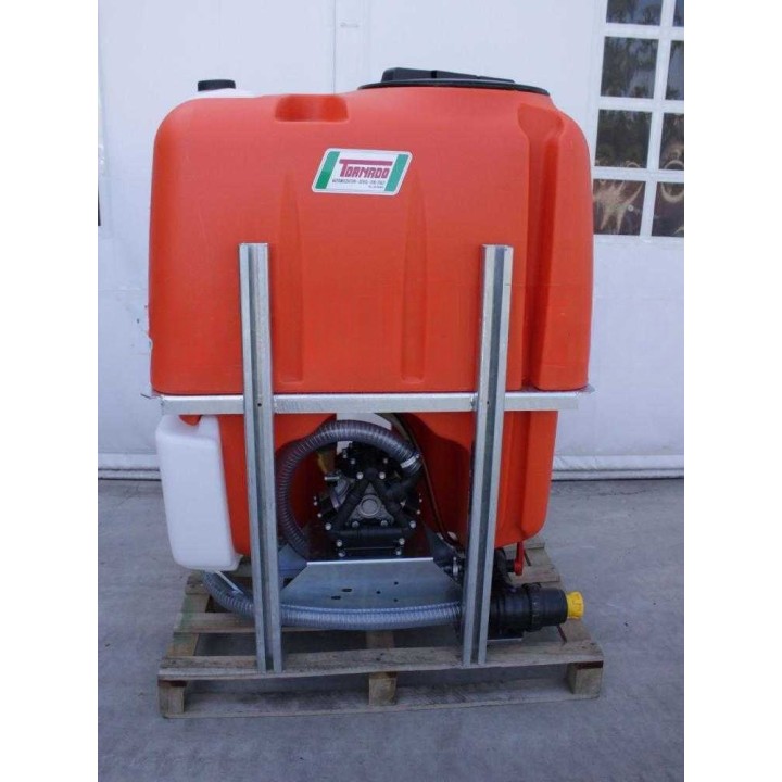 Tornado EMILIA 400/75 traktorikäyttöinen ruiskutuslaite, 400 l, Comet BP75