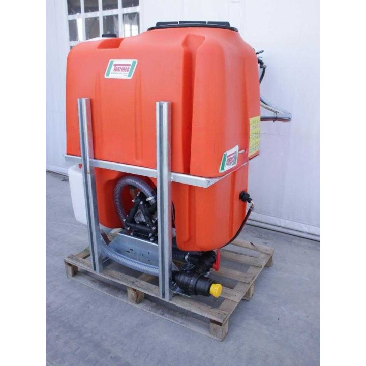 Tornado EMILIA 400/75 traktorikäyttöinen ruiskutuslaite, 400 l, Comet BP75