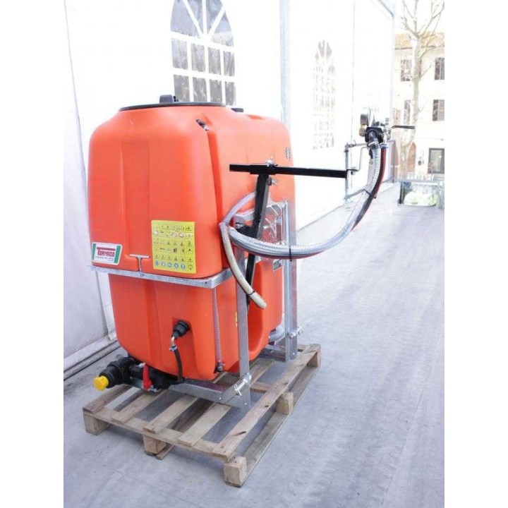 Tornado EMILIA 400/75 traktorikäyttöinen ruiskutuslaite, 400 l, Comet BP75