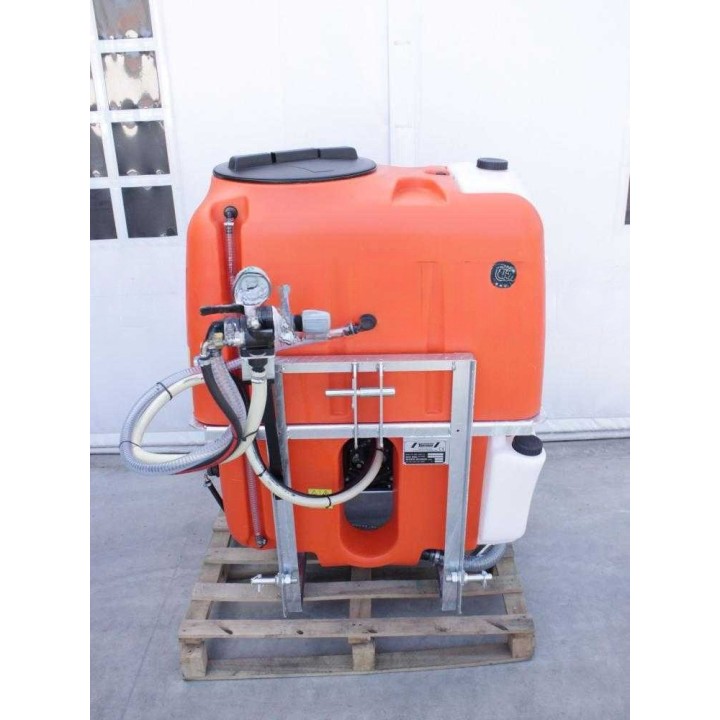 Tornado EMILIA 400/75 traktorikäyttöinen ruiskutuslaite, 400 l, Comet BP75