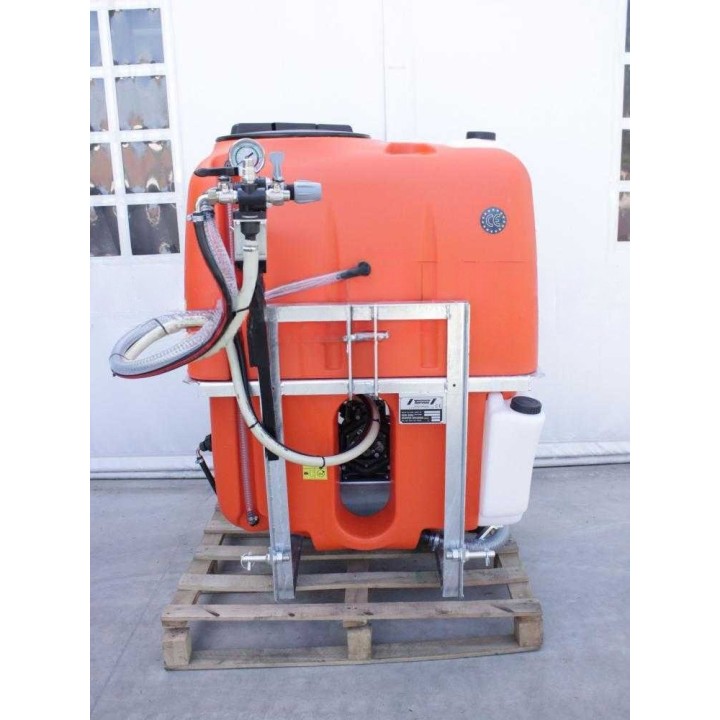Tornado EMILIA 400/75 traktorikäyttöinen ruiskutuslaite, 400 l, Comet BP75