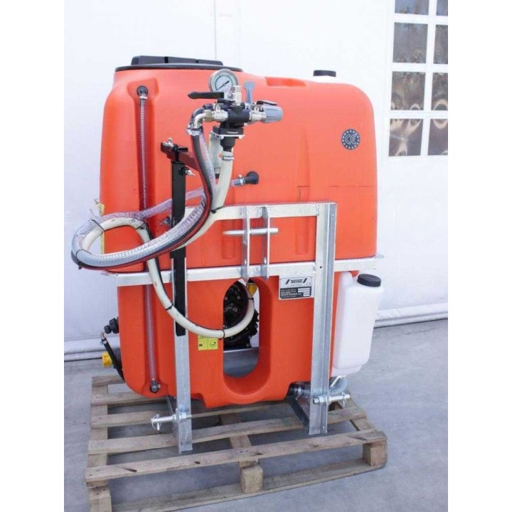 Tornado EMILIA 400/75 traktorikäyttöinen ruiskutuslaite, 400 l, Comet BP75