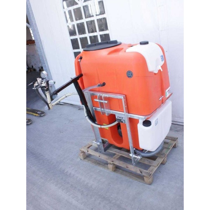 Tornado EMILIA 400/75 traktorikäyttöinen ruiskutuslaite, 400 l, Comet BP75