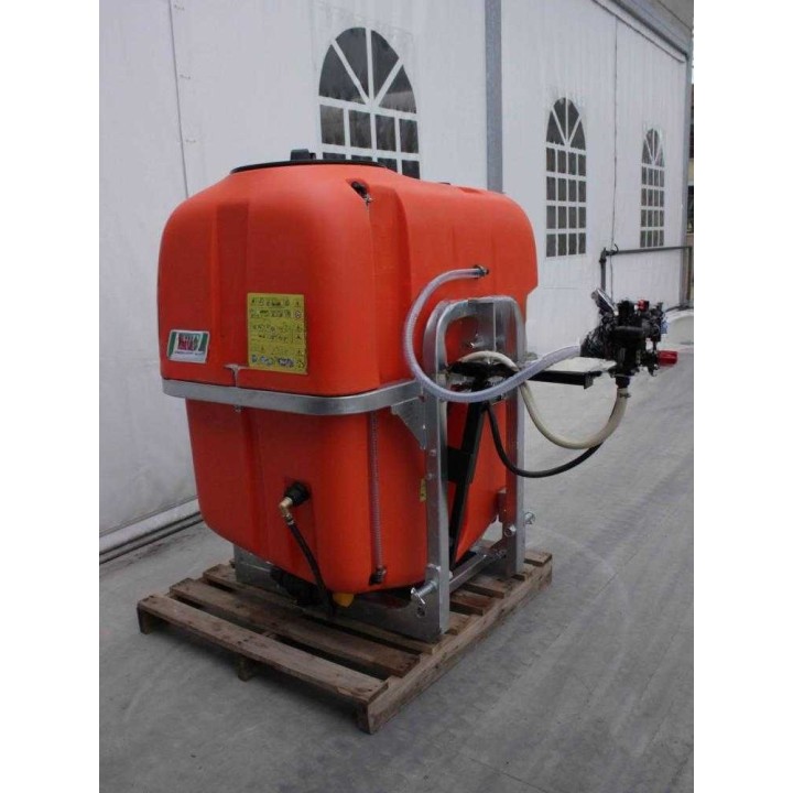 Tornado EMILIA 600/135 traktorikäyttöinen ruiskutuslaite, 600 l, 132 l/min