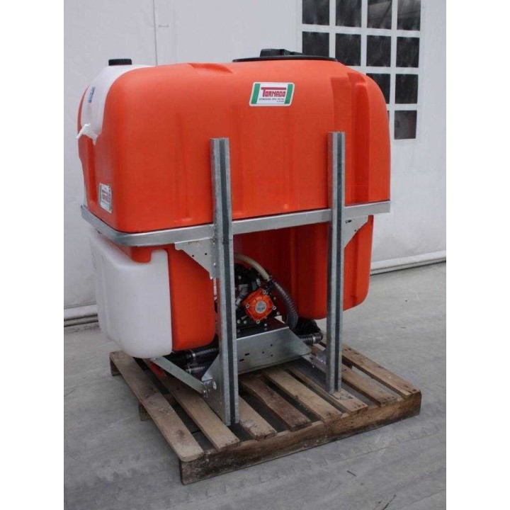 Tornado EMILIA 600/135 traktorikäyttöinen ruiskutuslaite, 600 l, 132 l/min