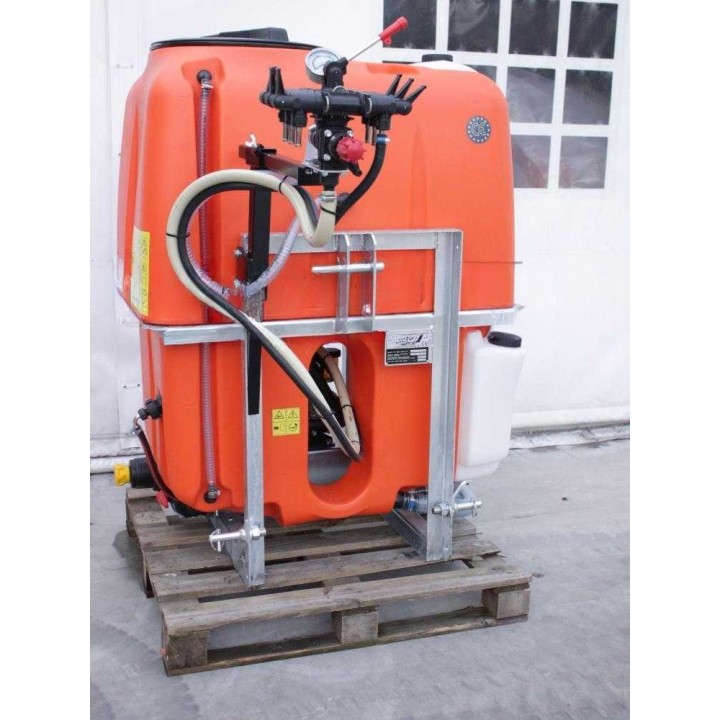Tornado EM400/135 traktorikäyttöinen ruiskutuslaite, 400 l, 132 l/min