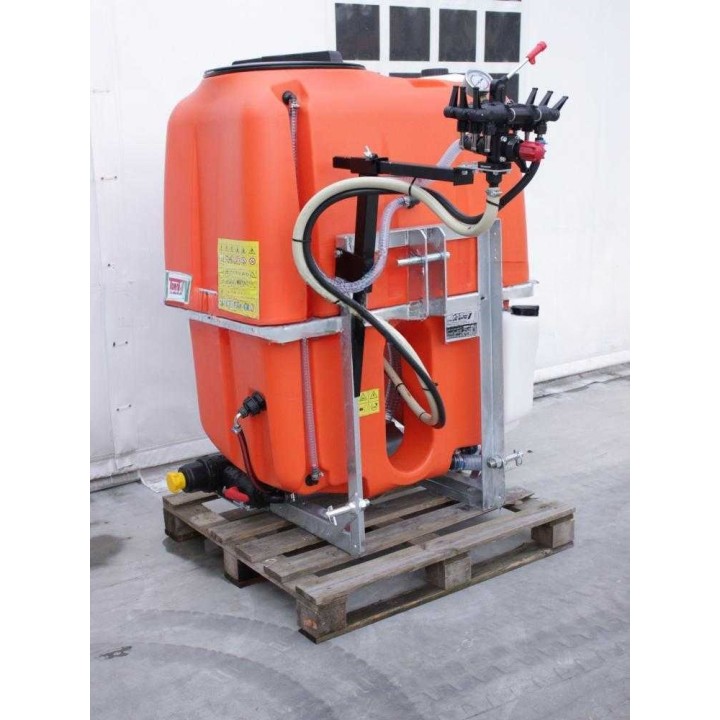 Tornado EM400/135 traktorikäyttöinen ruiskutuslaite, 400 l, 132 l/min