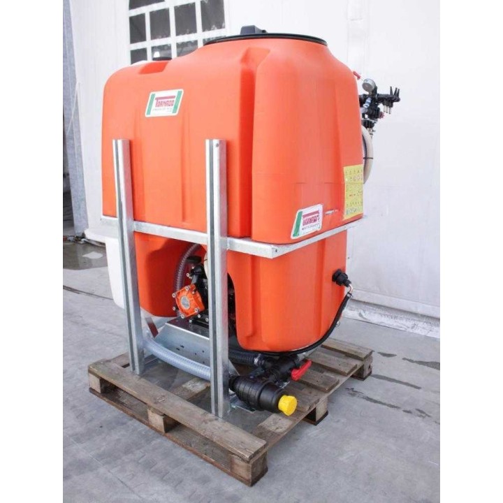 Tornado EM400/135 traktorikäyttöinen ruiskutuslaite, 400 l, 132 l/min