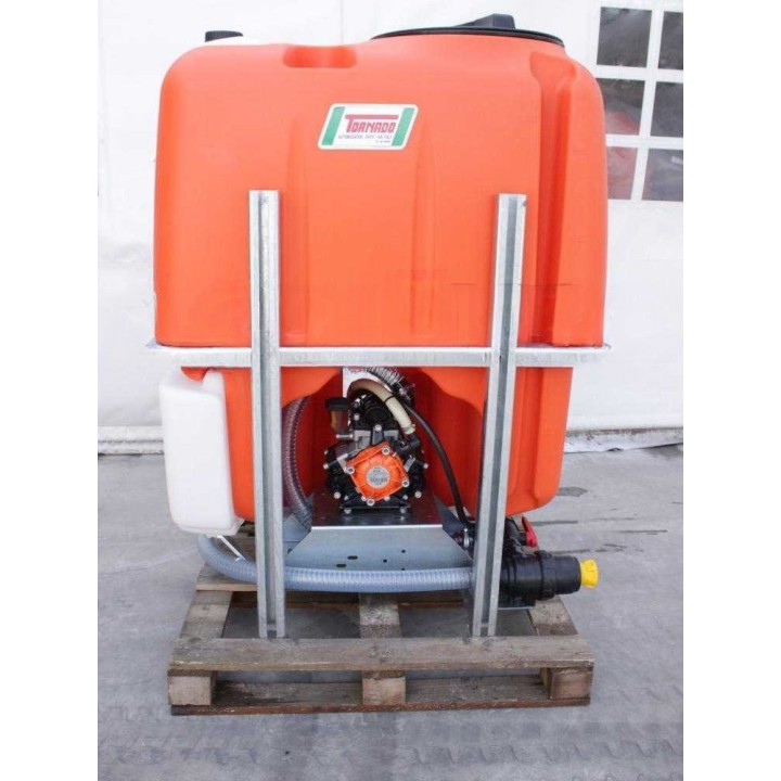 Tornado EM400/135 traktorikäyttöinen ruiskutuslaite, 400 l, 132 l/min