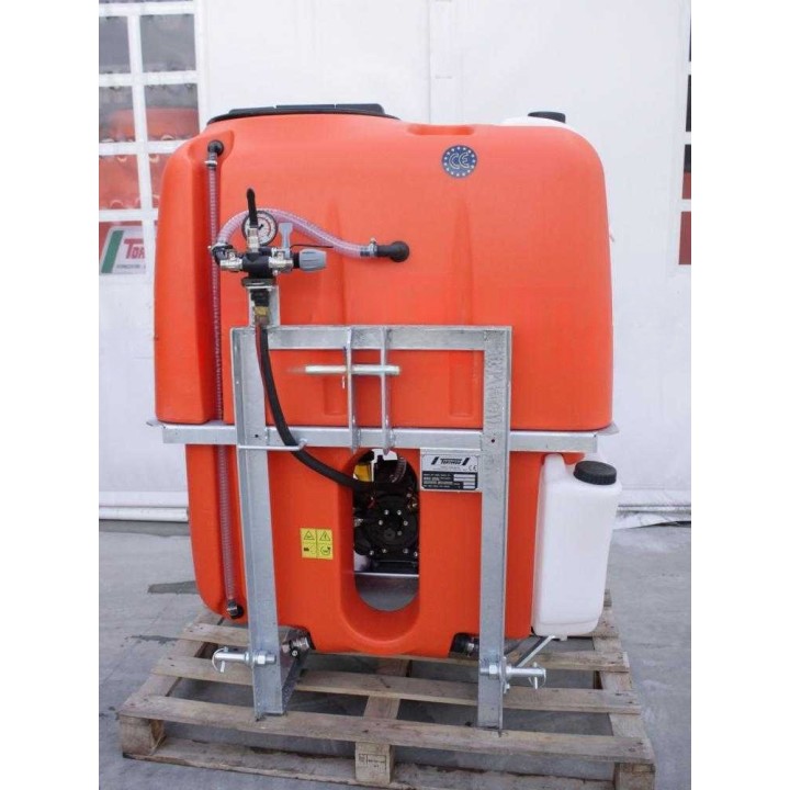 Tornado TOSCANA TO400/51 traktorikäyttöinen ruiskutuslaite, 400 l, 51 l/min, 40 bar