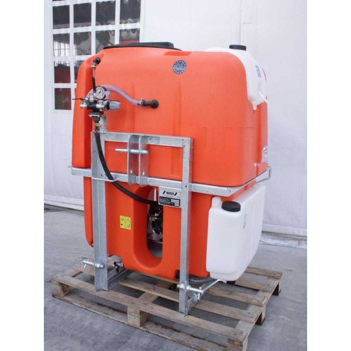 Tornado TOSCANA TO400/51 traktorikäyttöinen ruiskutuslaite, 400 l, 51 l/min, 40 bar