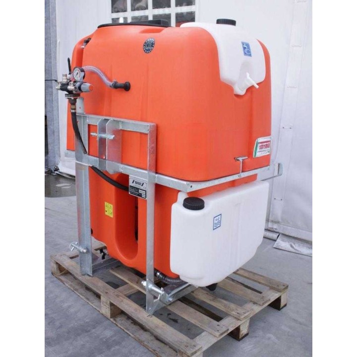 Tornado TOSCANA TO400/51 traktorikäyttöinen ruiskutuslaite, 400 l, 51 l/min, 40 bar