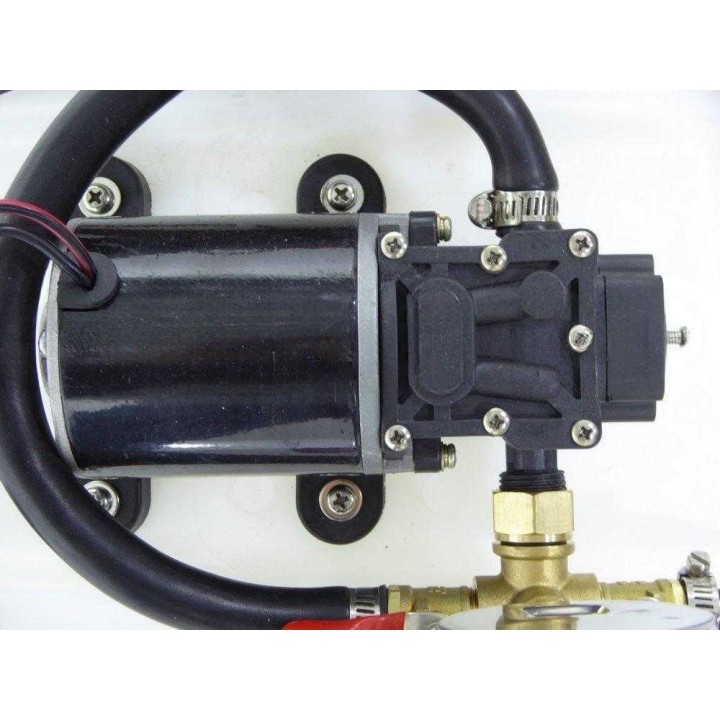 GeoTech CZ60D ruiskutusvaunu traktoriin, 60 l, 12 V, 4,5 bar