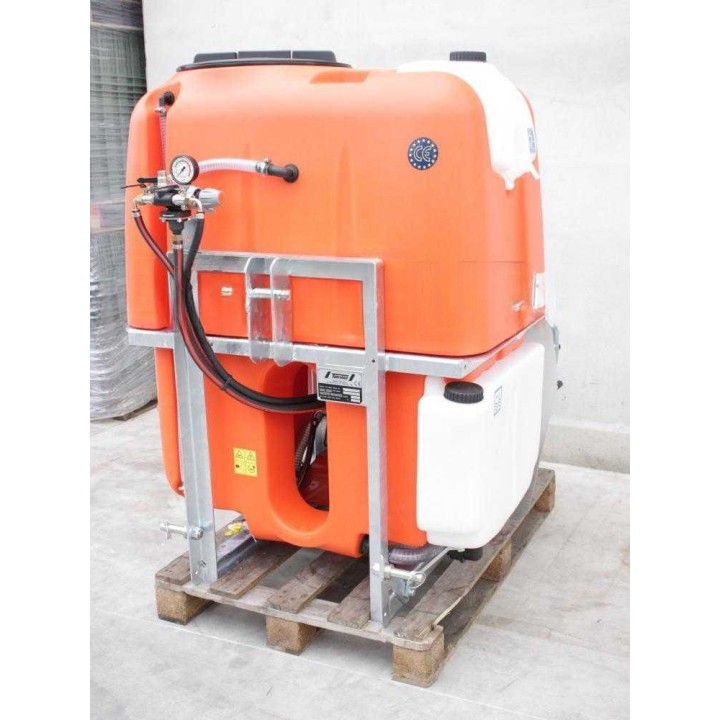 TORNADO RE400/71/700 sumutinhapallo traktorille, 400 l, 700 mm, 12 suutinta