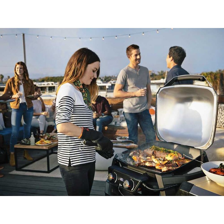 Weber Pulse 2000 sähkögrilli vaunuilla, 2,2 kW, Wi-Fi, 1 911 cm²