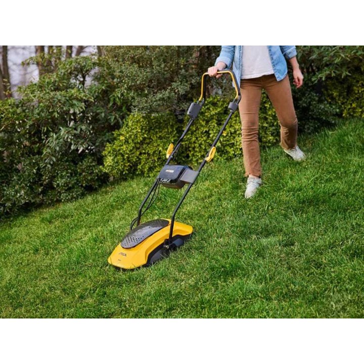 Stiga Aero 132e KIT akkukäyttöinen ilmatyynyruohonleikkuri, 750 W, 30 cm
