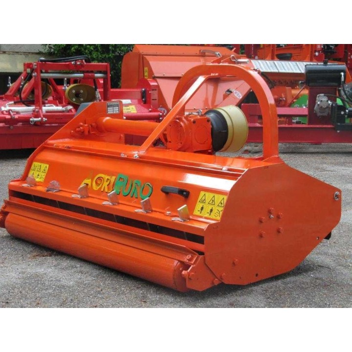 MF 160 traktorimurskain, 160 cm, 40–45 HP, hammastetut vasarat