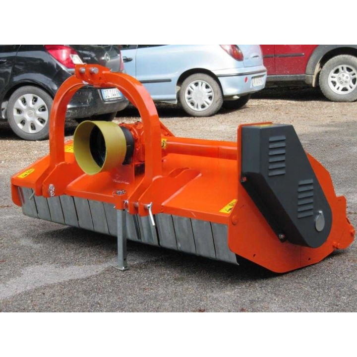 MF 130 traktorimurskain, 130 cm, 30–35 HP, hammastetut vasarat