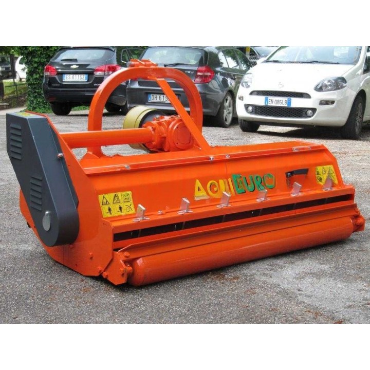 MF 130 traktorimurskain, 130 cm, 30–35 HP, hammastetut vasarat