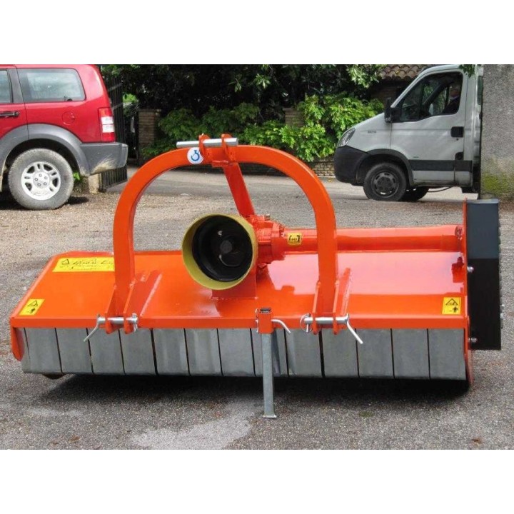 MF 120 traktorimurskain, 120 cm, 30–35 HP, nivelakseli