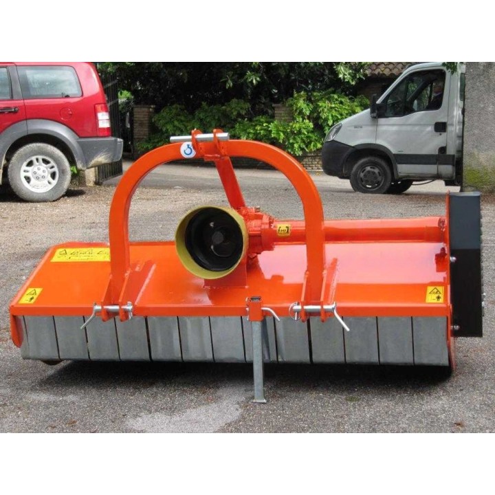 MF 100 traktorimurskain, 100 cm, 25–30 HP, hammastetut vasarat