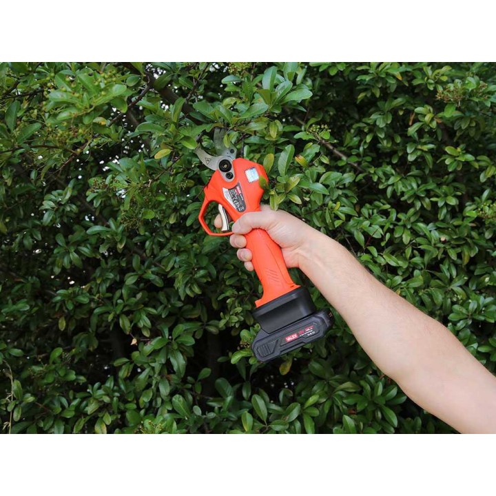 Valex M-FPB18 akkukäyttöiset oksasakset, 18 V, 2 Ah