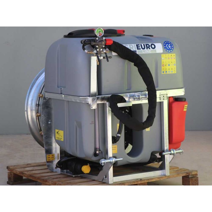 Gray 300/70 sumuruiskutin traktoriin, 300 l, 700 mm, AR-713-pumppu