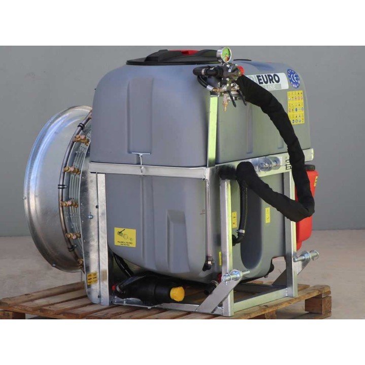Gray 300/70 sumuruiskutin traktoriin, 300 l, 700 mm, AR-713-pumppu
