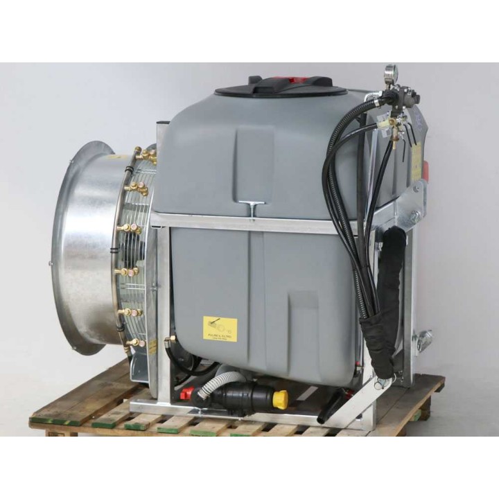 Gray 400/70 sumuruisku traktoriin, 400 l, 700 mm, AR-713-pumppu