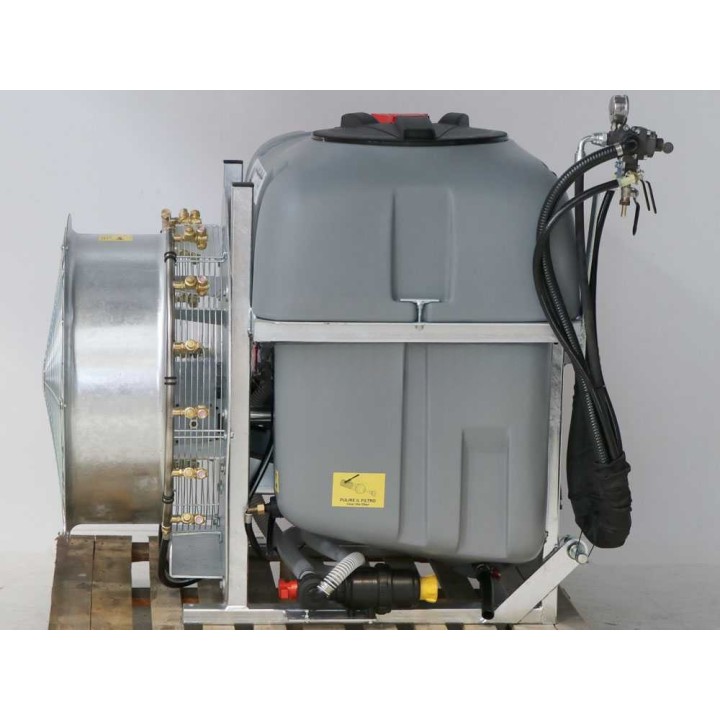 Gray 400/70 sumuruisku traktoriin, 400 l, 700 mm, AR-713-pumppu